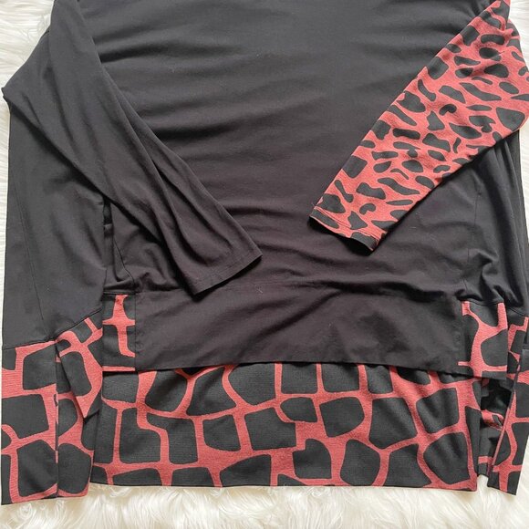 Alembika Black Red Animal Print Asymmetrical Hem Batwing Long Sleeve Top - Picture 3 of 7